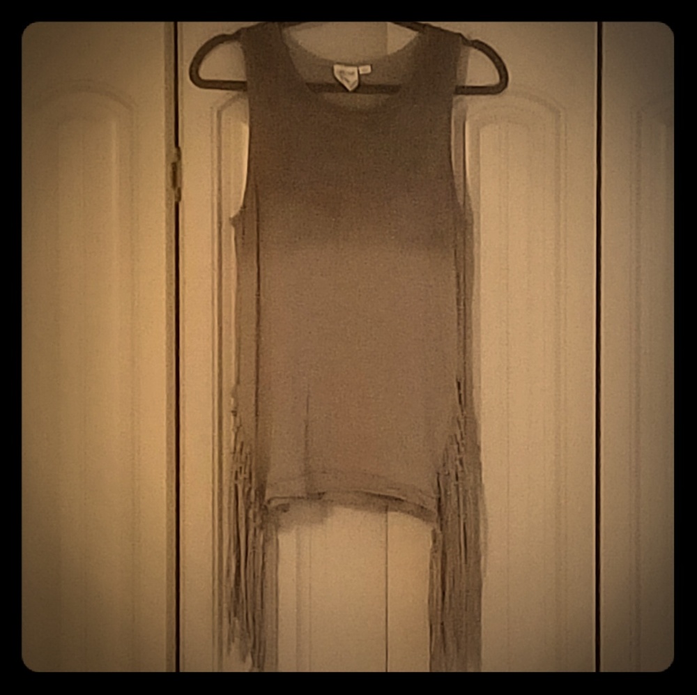 White Crow Scoop Neck Ombre Fringe Top SizeL NWOT!